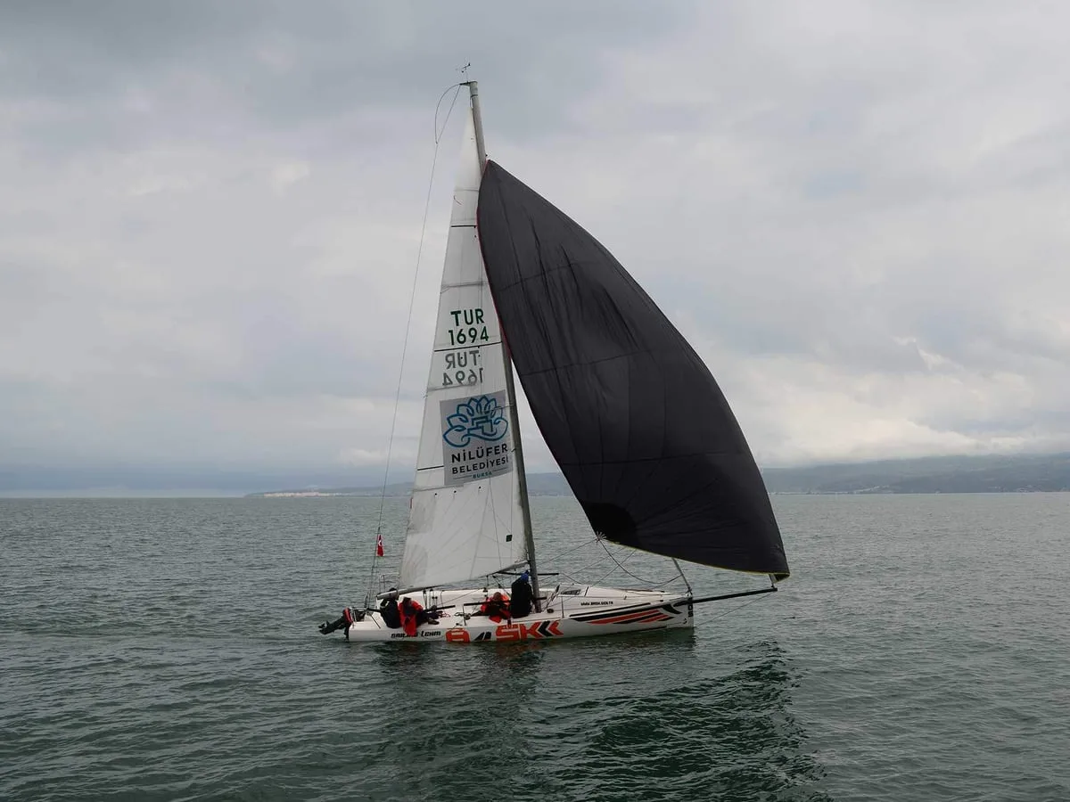 BASK Sailing Team teknesi açık denizde
